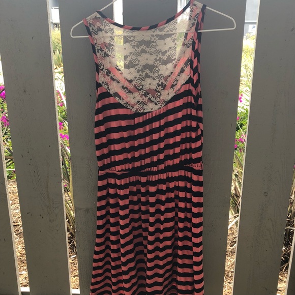 2 striped dresses - Picture 4 of 4